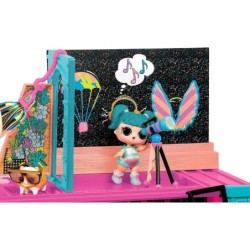 LOL L.O.L. Surprise Fashion Show House Clubhouse Playset 2 Exclusive Dolls